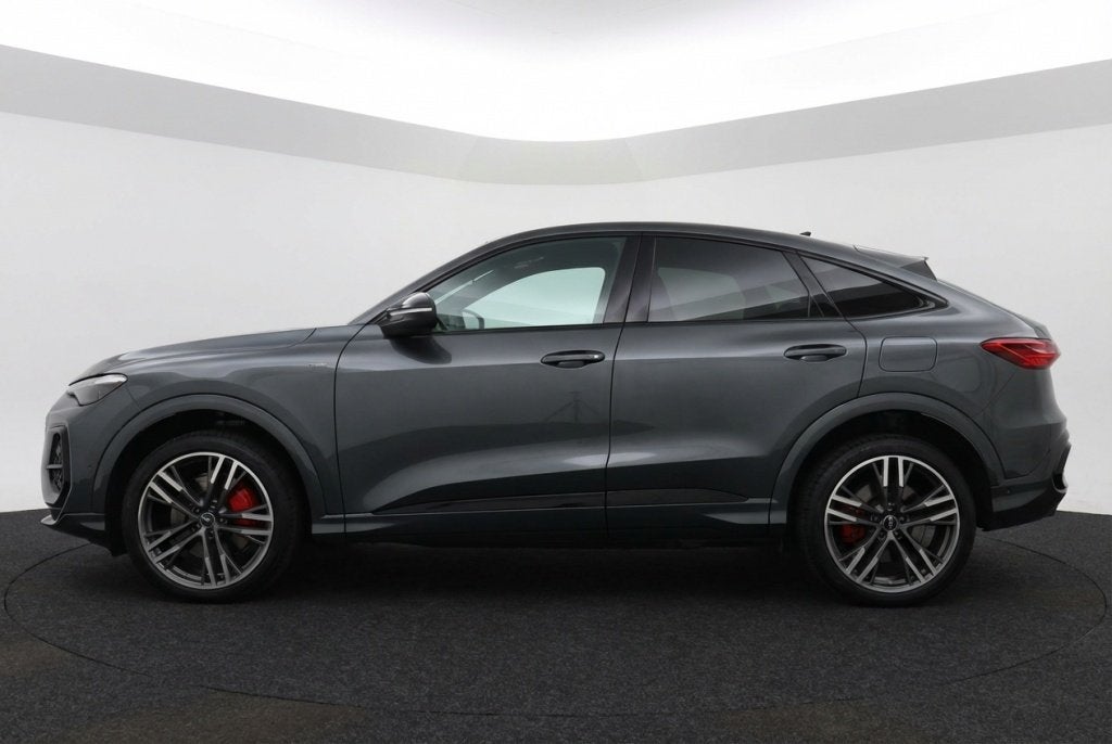 Audi Q5 Sportback 2.0 e-hybrid 55 quattro 367 pk Pano l 360, Auto's, Automaat, Gebruikt, Euro 6, 4 cilinders