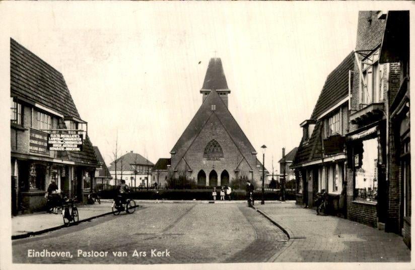 Eindhoven - Pastoor van Ars Kerk, Ophalen of Verzenden, 1920 tot 1940, Gelopen, Noord-Brabant