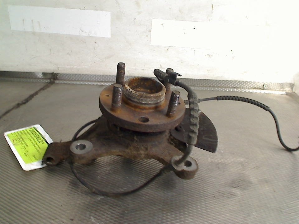 Fusee Links Voor Daewoo / Chevrolet Spark (2010-03/..), Gebruikt, Daewoo, General Motors Germany GmbH, Chevrolet.europe@gm.com