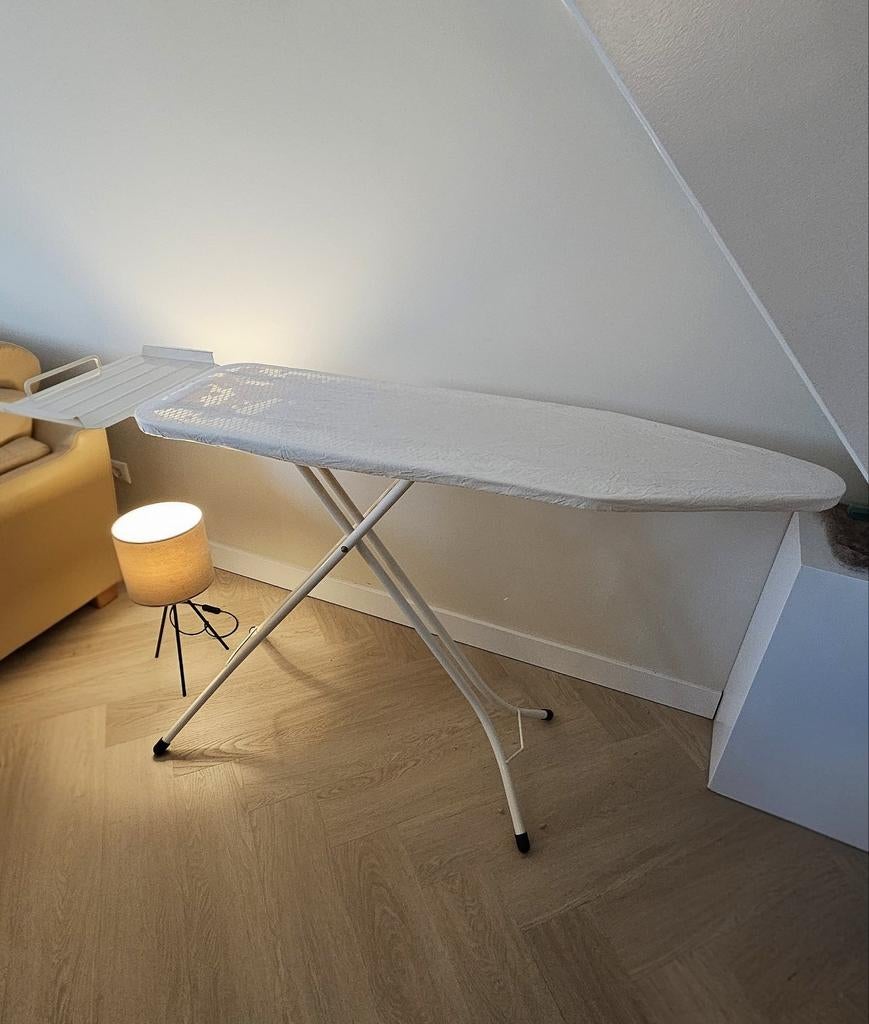 Brabantia Strijkplank - Zo goed als nieuw!, Ophalen of Verzenden, Zo goed als nieuw, Strijkijzer met snoer