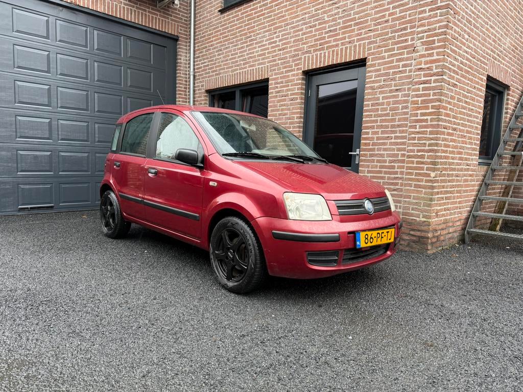 Fiat Panda 1.2 Dualogic 2004 Rood AUTOMAAT! NIEUWE APK, Auto's, Fiat, Bedrijf, Panda, Airbags, Mistlampen, Radio, Benzine, C, Hatchback