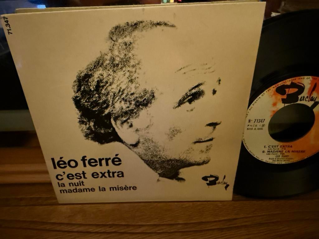 Léo Ferré - C'est Extra / La Nuit - Single, Cd's en Dvd's, 7 inch, Single, Ophalen of Verzenden, Zo goed als nieuw