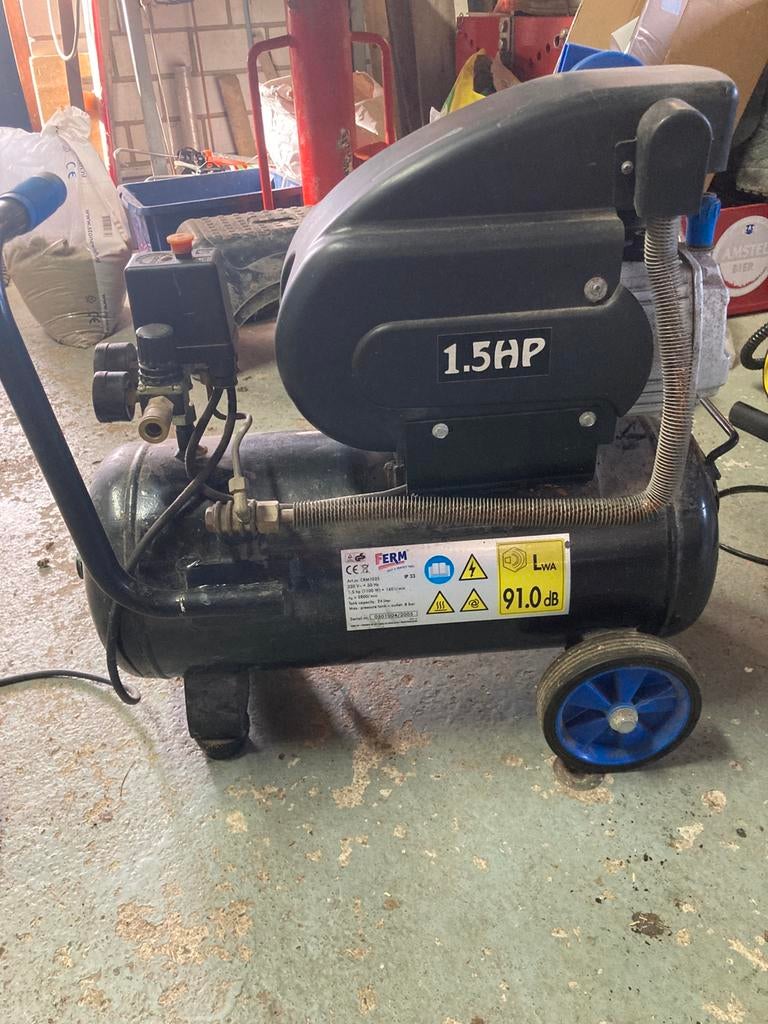 Compressor ferm, Minder dan 25 liter, Ophalen, Zo goed als nieuw, Minder dan 200 liter/min