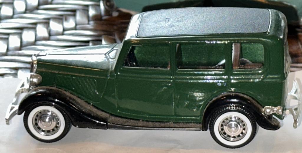 Ford V8 Berline uit 1936, gemaakt door de fabrikant Solido, Ophalen, Zo goed als nieuw, Auto, Solido