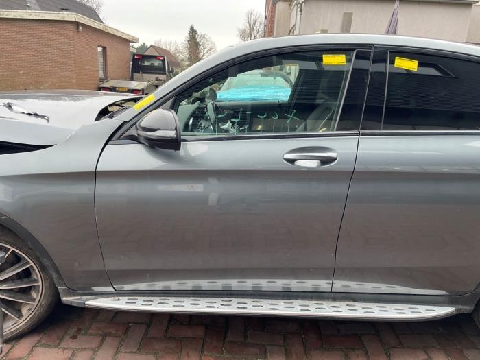 Portier 4Deurs links-voor van een Mercedes GLC-Klasse (992), Gebruikt, -, Deur, Ophalen of Verzenden