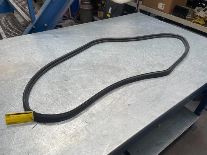 Motorkaprubber van een Porsche Boxster, Gebruikt, -, -, Porsche
