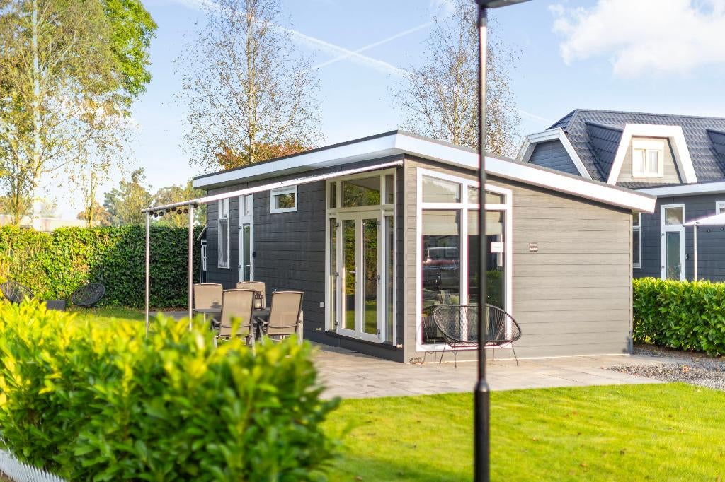 Chalet te koop in Lathum, 2 slaapkamers, Recreatiepark, Gelderland en Veluwe, Zwembad