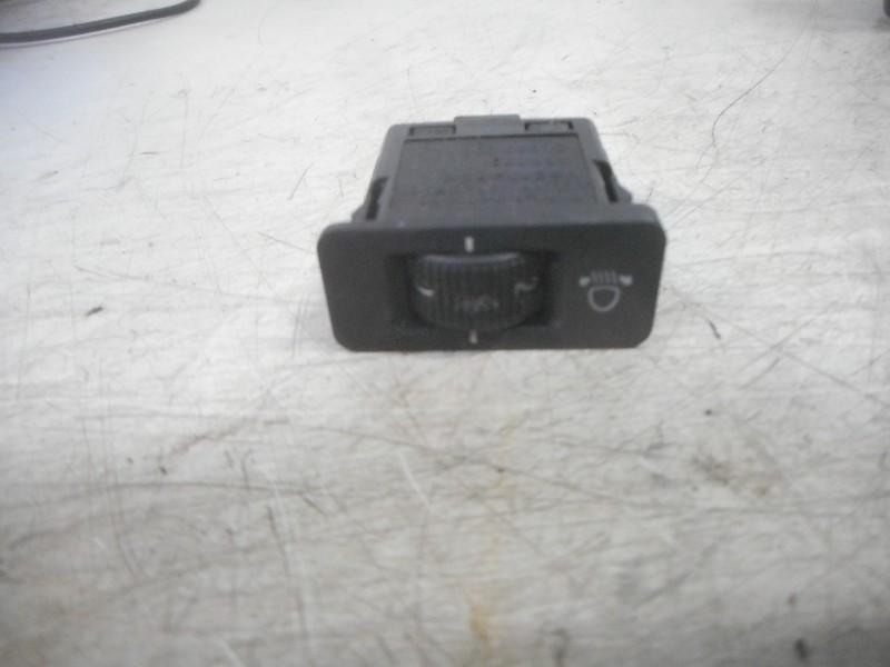 Koplamp Hoogteverstelling schakelaar 5 serie (E39) 1996, Gebruikt, Petuelring 130, München 80809, , Duitsland, BMW, Bayerische Motoren Werke AG