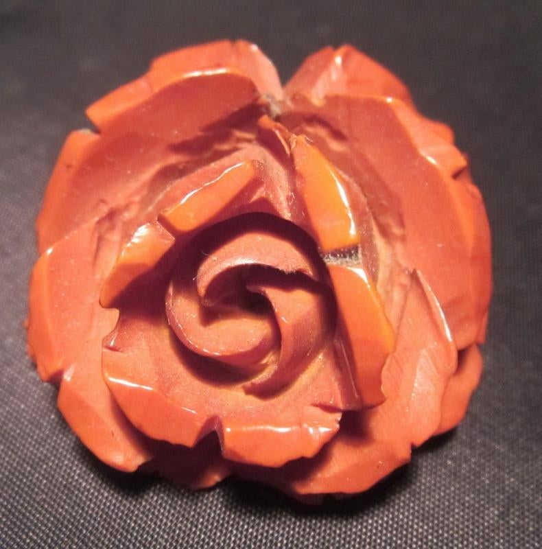 Vintage bakelieten broche, hand gesneden,getest, ca 1930, Verzenden, Overige materialen, Broche