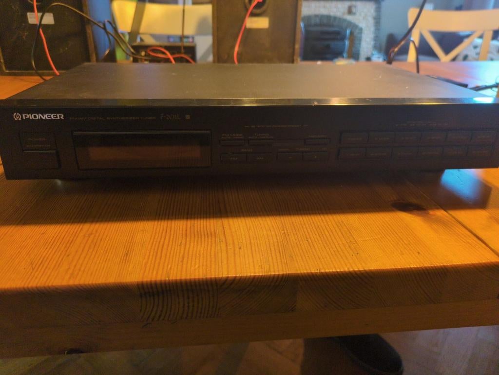 Pioneer F201L Stereo Tuner, Audio, Tv en Foto, Tuners, Ophalen of Verzenden, Niet werkend, Analoog