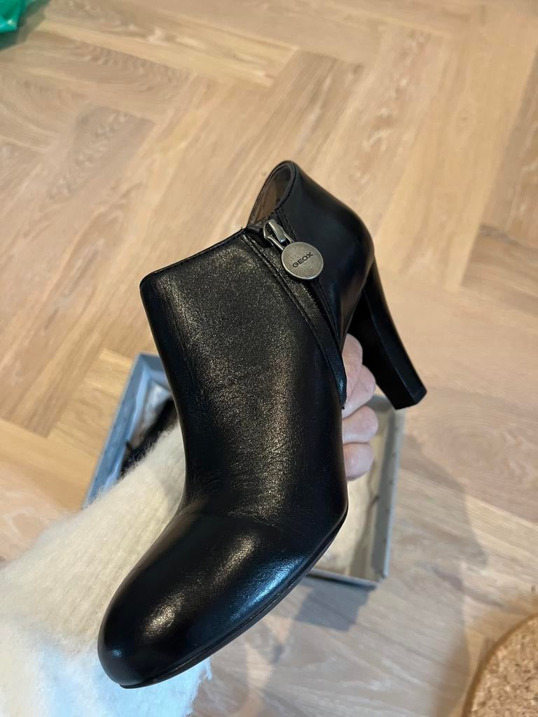 Geox leren high heels pumps 38 nieuw!, Kleding | Dames, Schoenen, Ophalen of Verzenden, Nieuw, Zwart