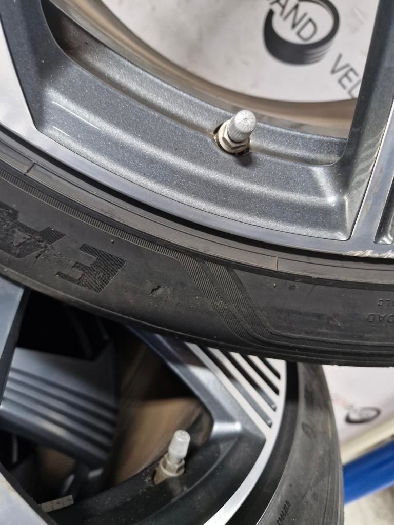 zomerset Audi e-tron Q8 265 45 21 5x112 66.5 zomerbanden, Gebruikt, Mp chat, 265 mm, Banden en Velgen