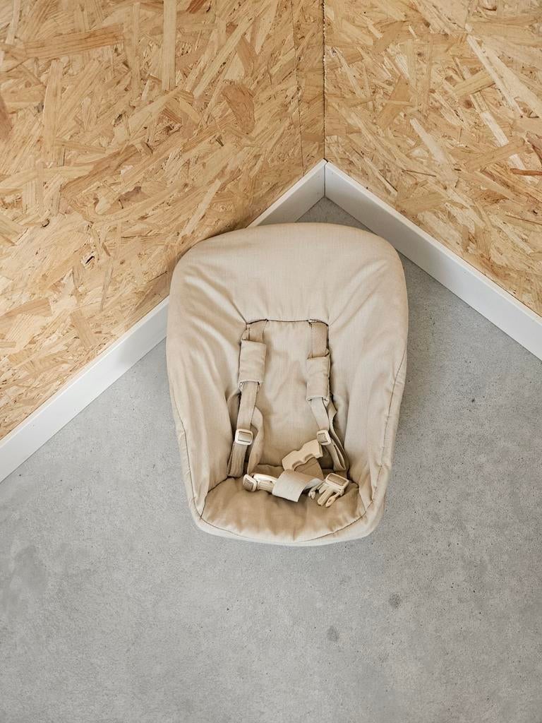 Stokke Tripp Trapp Newbornset (ook bij heupdysplasie), Ophalen, Zo goed als nieuw, Meegroeistoel, Gordel(s)