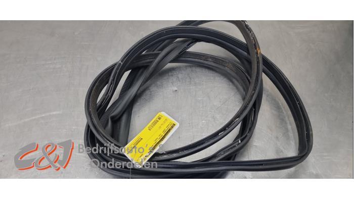 Portierrubber 4Deurs links-achter van een Citroen Jumpy, Auto-onderdelen, Gebruikt, -, Ophalen of Verzenden, -