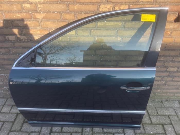 Portier 4Deurs links-voor van een Volkswagen Phaeton (LR6V)