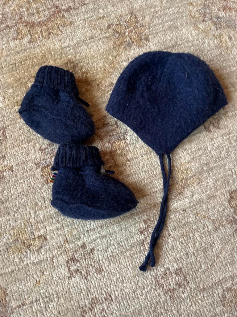 Joha wollen slofjes en muts - maat 4-8 maanden, Ophalen of Verzenden, Zo goed als nieuw, Jongetje of Meisje, Slofjes