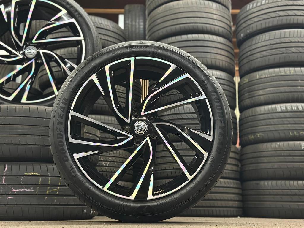 20 inch Adalaide look zomerset TIGUAN 5mm goodyear €999,-, Ophalen, Zomerbanden, Banden en Velgen
