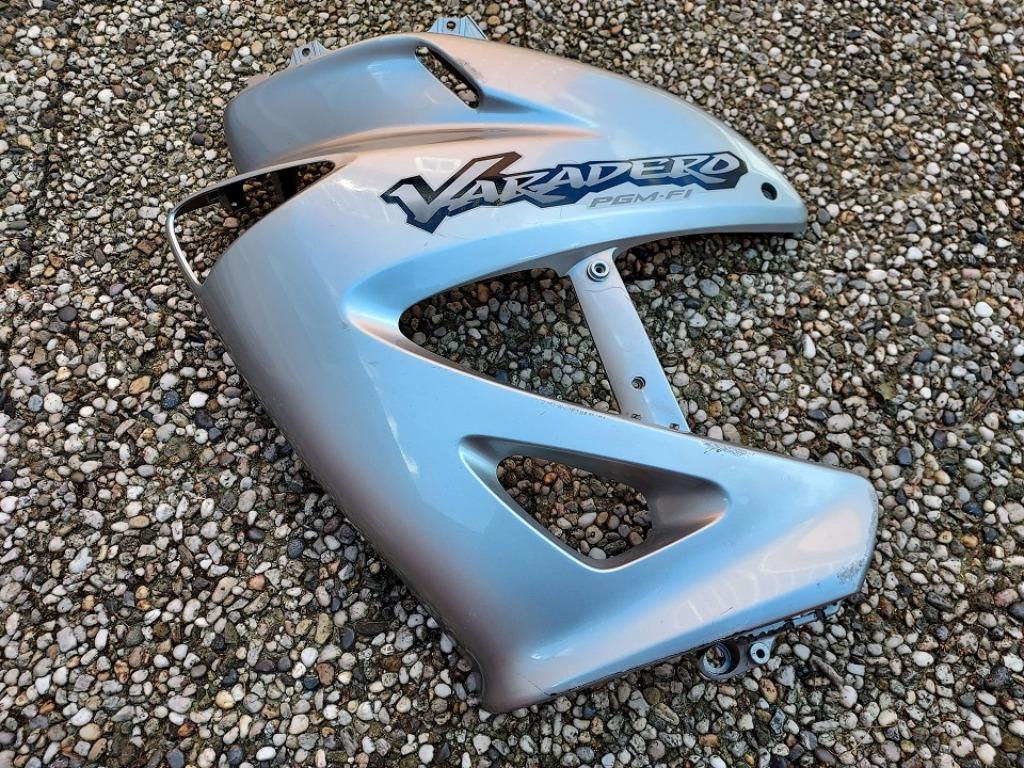 Honda XL1000V Varadero Linker zijkuipdeel zilvergrijs metal., Verzenden, Gebruikt