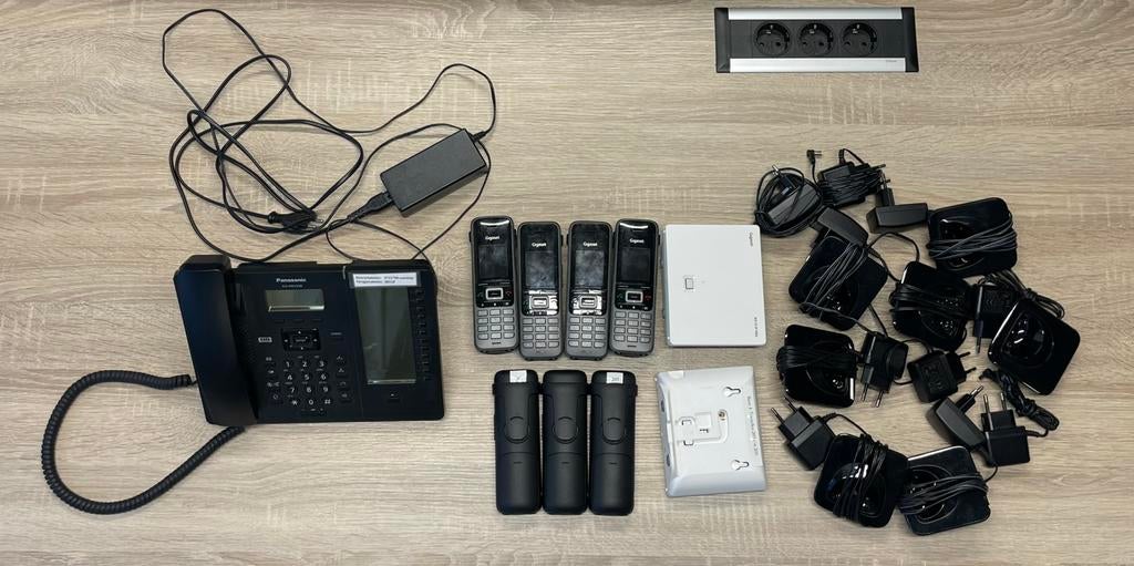 Telefoonsysteem voor kantoor: 7 handsets + basisstation, Ophalen, ISDN-centrale