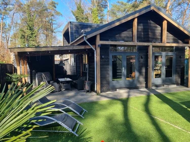 Luxe Vakantiehuis Veluws(6 pers/3 slaapkamers/omheinde tuin), Vakantie, In bos, Recreatiepark, Gelderland en Veluwe, Chalet, Bungalow of Caravan