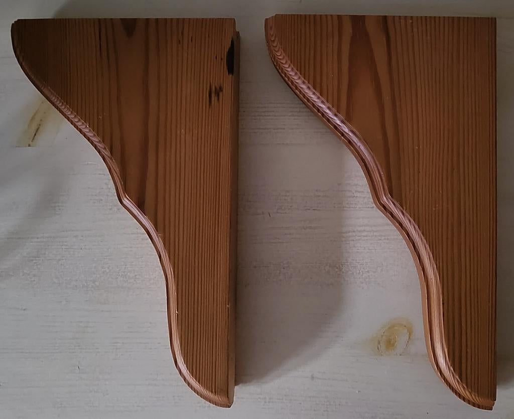 Twee grenenhouten consoles / plankdragers, Huis en Inrichting, Woonaccessoires | Wandplanken en Boekenplanken, Ophalen of Verzenden