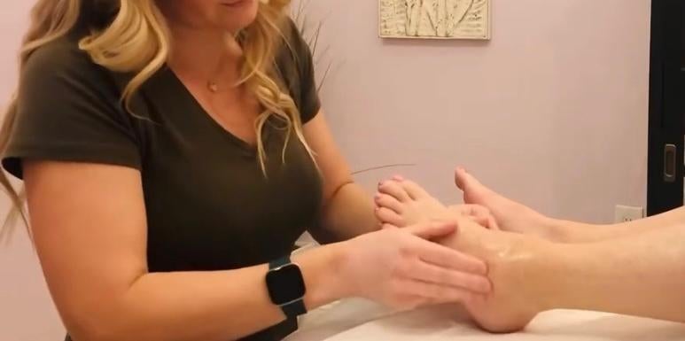 Relaxing Massage: Experienced Masseuse at Your Home
