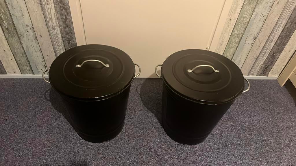 2x IKEA KNODD emmer 40 l - zwart, Ophalen, Gebruikt, IJzer, Met deksel