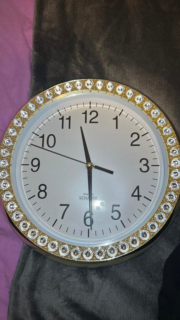 Klok goud met strass rand erg leuk, Ophalen of Verzenden, Zo goed als nieuw, Wandklok