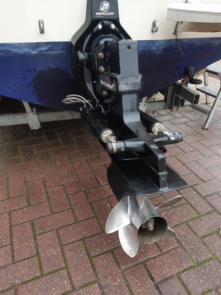 Onderhoud staartstuk sterndrive bellows rubbers op locatie, Garantie, Motor en Besturing