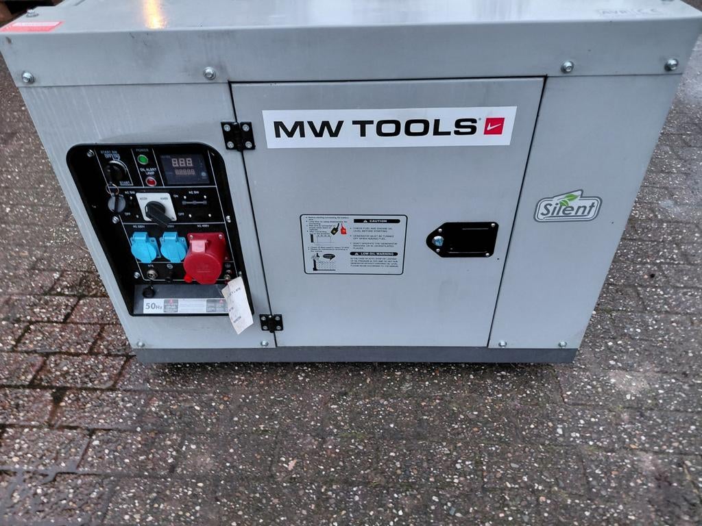 Tekoop aggregaat, Doe-het-zelf en Verbouw, Aggregaten, Elektrisch startend, Dieselolie, Ophalen of Verzenden, Zo goed als nieuw
