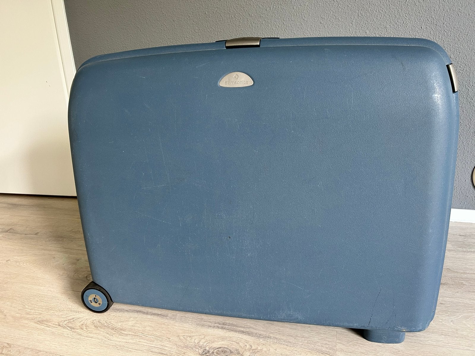 Samsonite Koffer - Blauw, Hard Kunststof, Gebruikt, Gebruikt, Hard kunststof, 45 tot 55 cm, Uitschuifbare handgreep