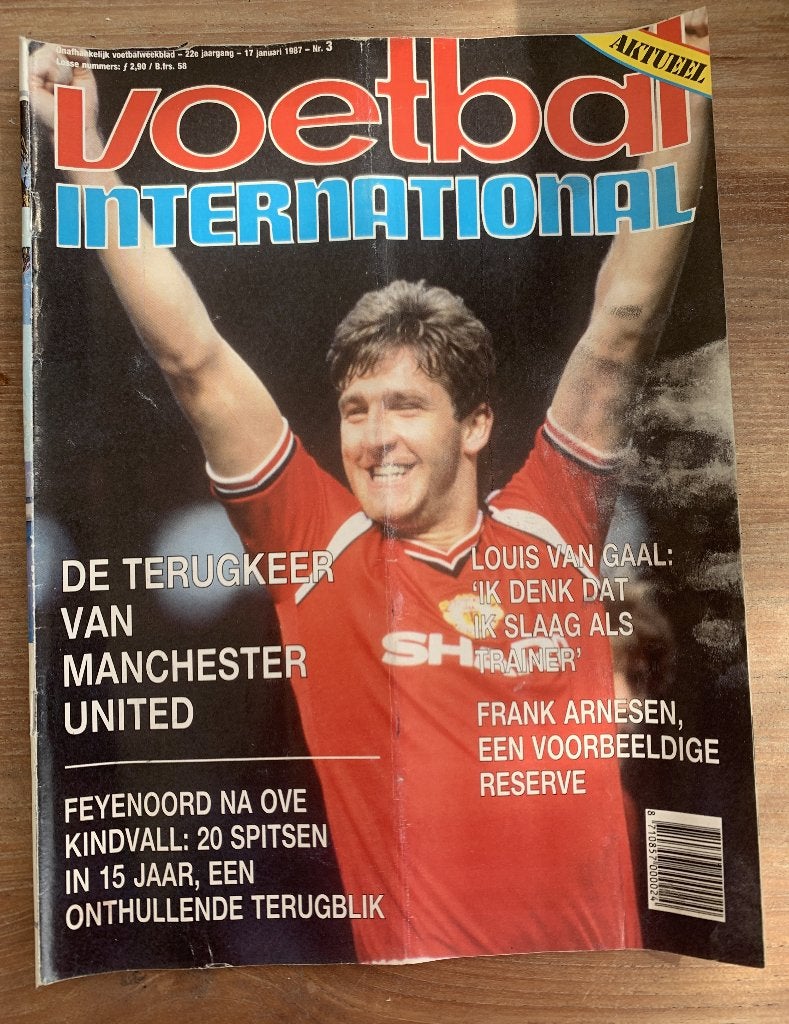 Voetbal International VI Div. tijdschriften uit 1987 / €1,50, Ophalen of Verzenden, Zo goed als nieuw, Vitesse, Boek of Tijdschrift