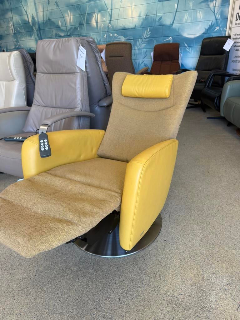 Luxe Sta op relax stoel relaxfauteuil Prominent staopstoel, Ophalen of Verzenden, Zo goed als nieuw, Leer, Gratis bezorging regio Utrecht met garantie