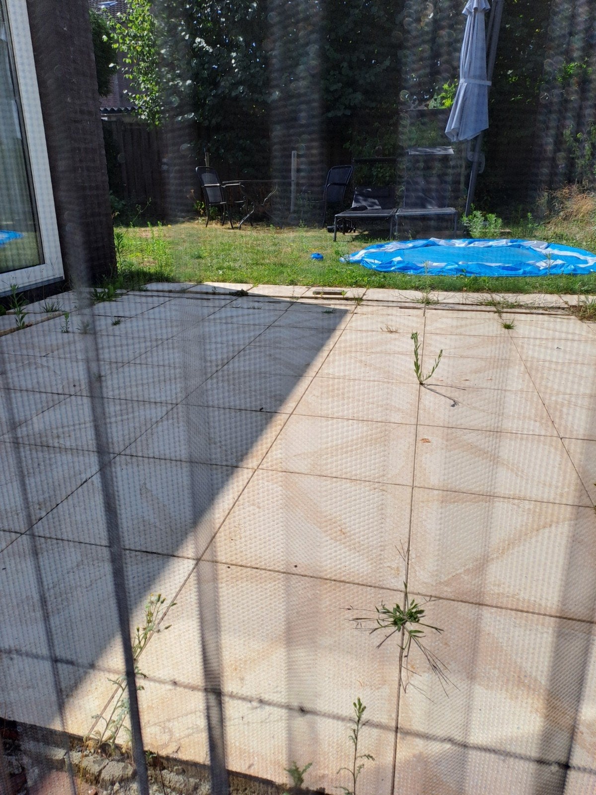tegels zand kleurig 40x40x4 16m3 (18m3 inc versleten tegels), Doe-het-zelf en Verbouw, Ophalen, Overige materialen, 40 tot 60 cm