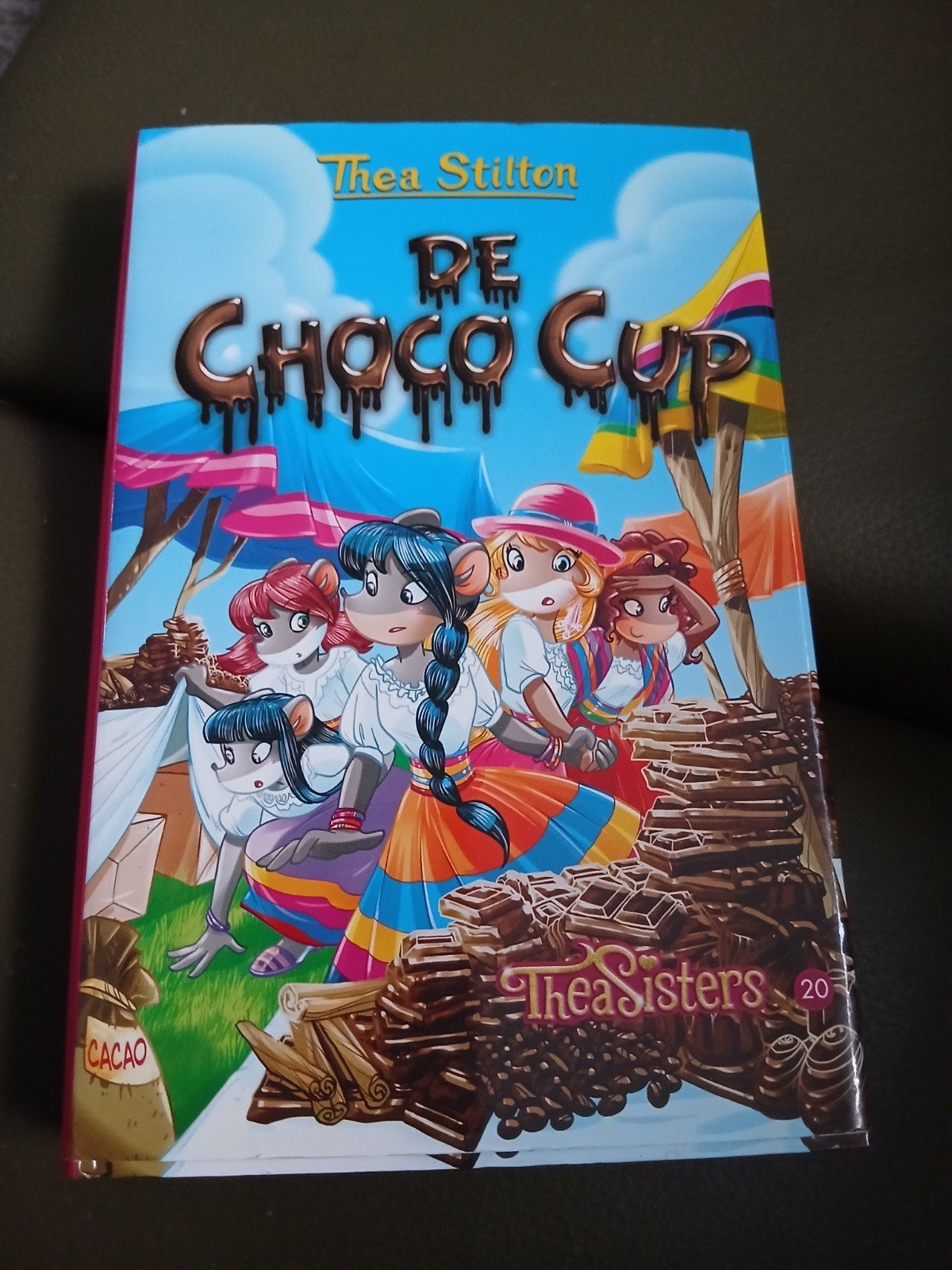 Thea Stilton - De Choco Cup, Thea Stilton, Fictie algemeen, Ophalen of Verzenden, Zo goed als nieuw