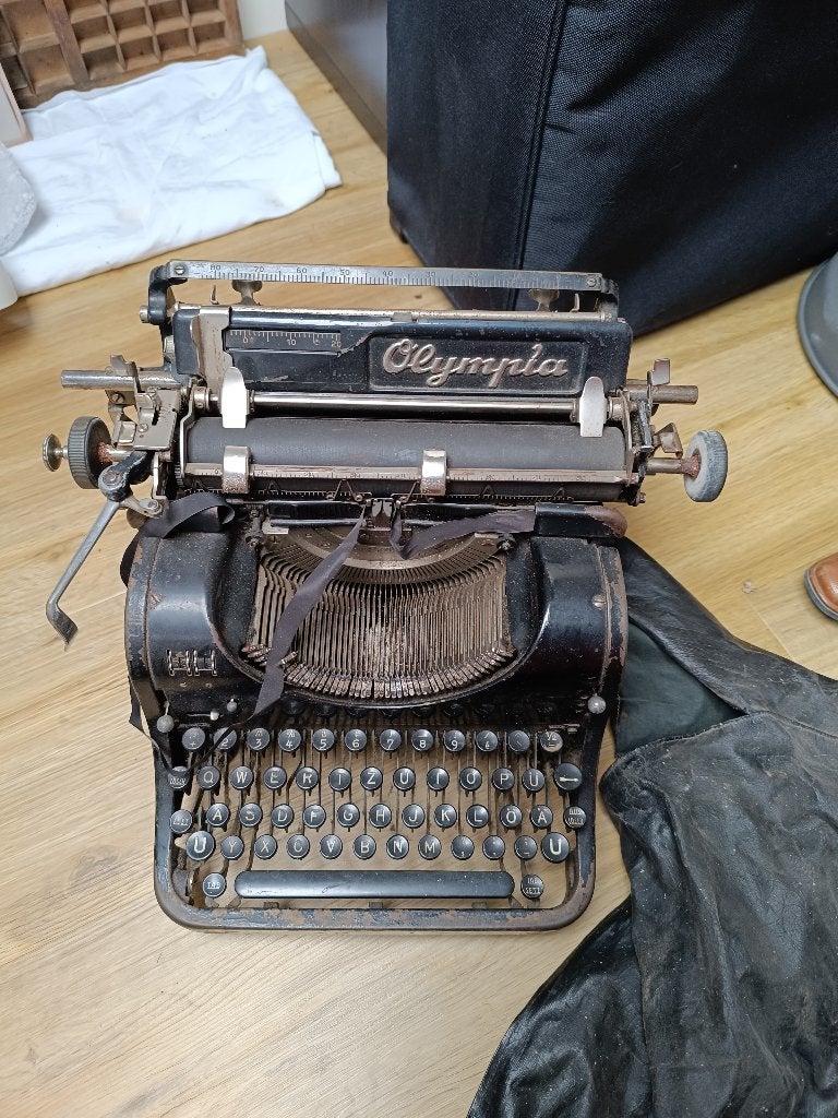 Oude antieke typemachine, Antiek en Kunst, Ophalen