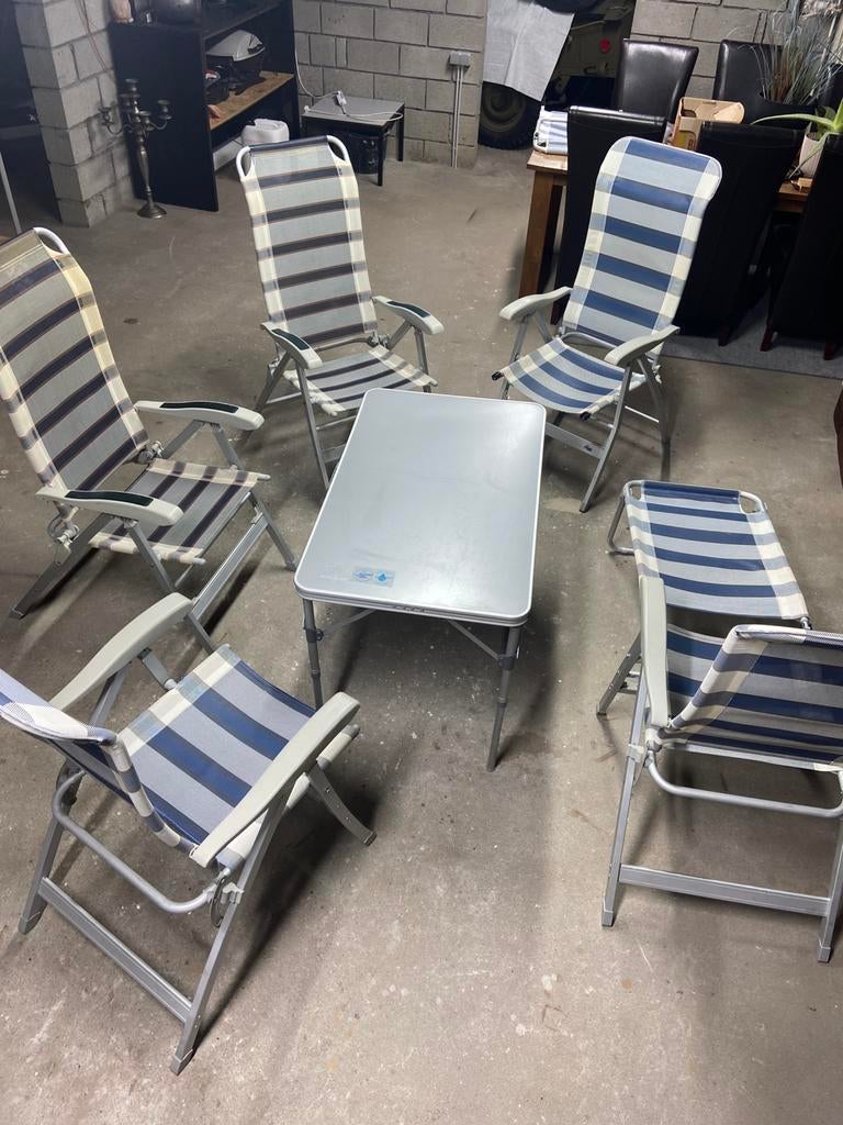 Aluminium tafel en stoelen., Ophalen of Verzenden, Zo goed als nieuw, Campingtafel