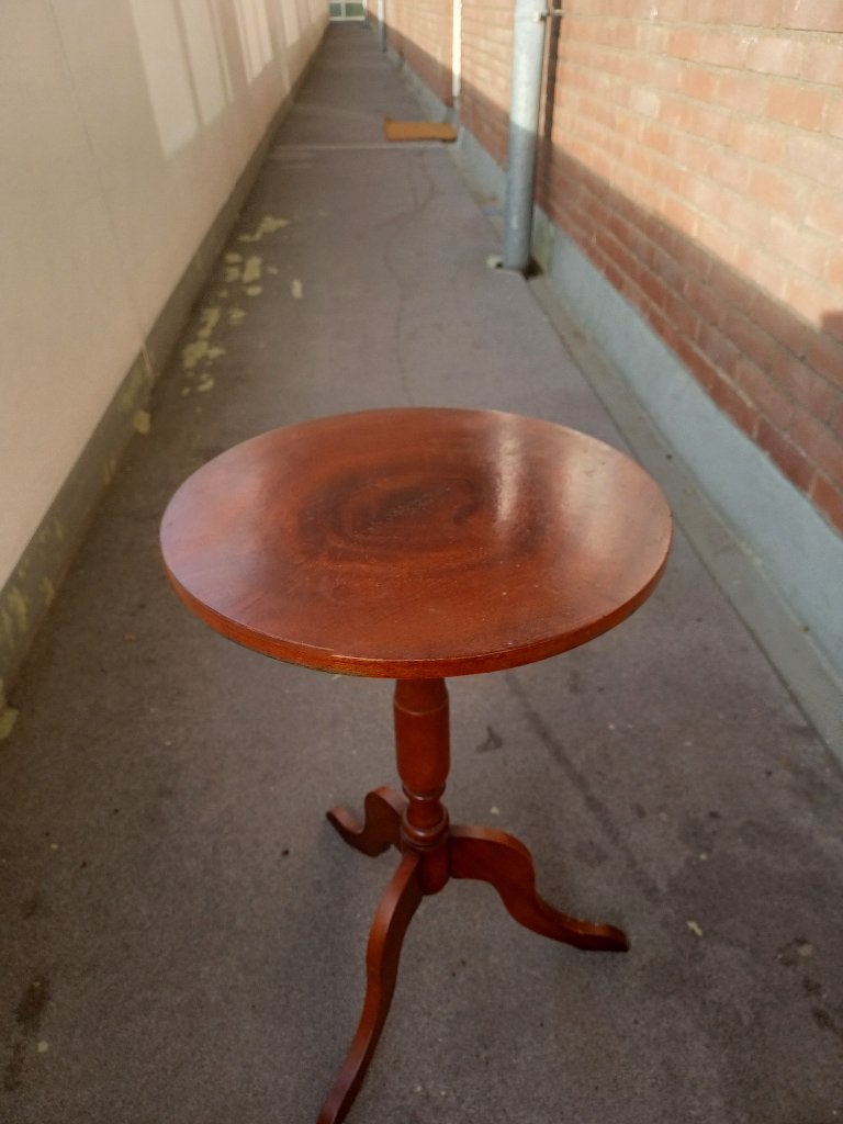 Antiek Mahoniehouten bijzettafeltje, Minder dan 55 cm, Gebruikt, Rond, Ophalen of Verzenden