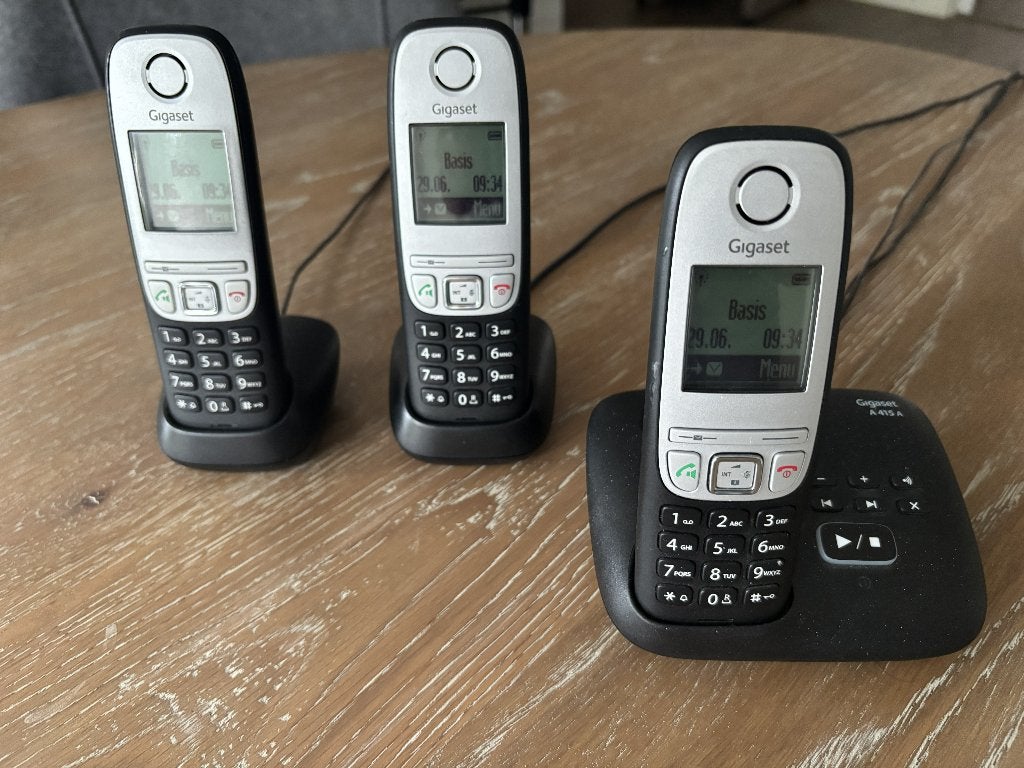 Gigaset vaste telefoon, 3 handset, Ophalen of Verzenden, Zo goed als nieuw, 3 handsets, Stralingsarm