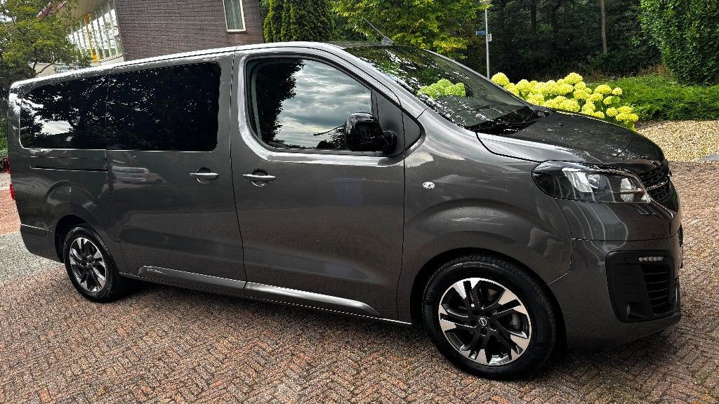 Rolstoelbus Opel Zafira Life 2022 Grijs, Auto's, 4 cilinders, Particulier, Zilver of Grijs, 0 kg