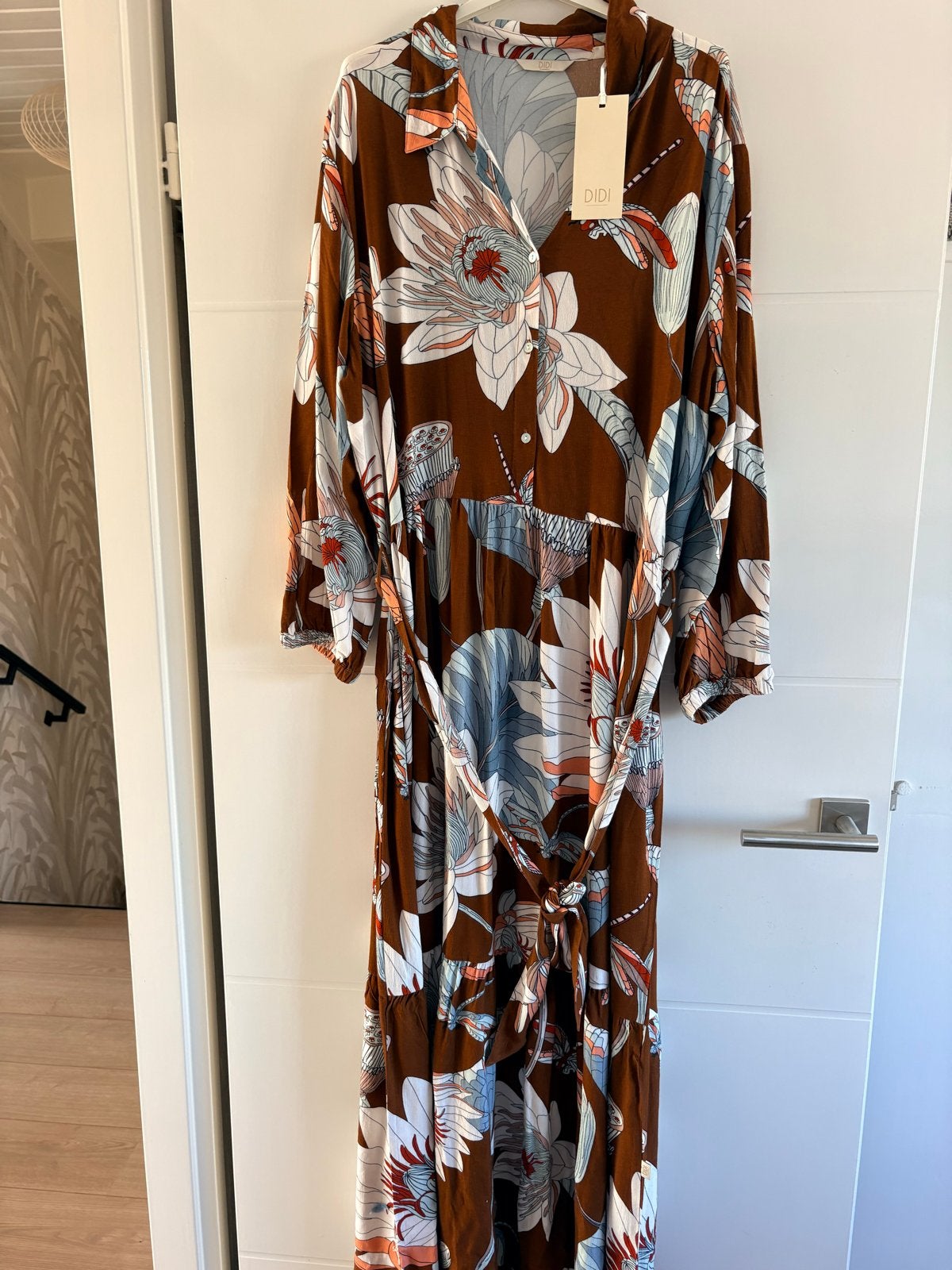 DIDI Maxi Jurk met Bloemenprint - Nieuw met kaartjes, Bruin, Maat 46/48 (XL) of groter, Nieuw, Ophalen of Verzenden