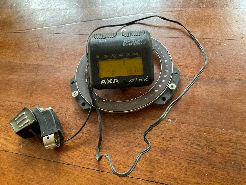 Vintage AXA fietscomputer., Fietsen en Brommers, Fietsaccessoires | Fietscomputers, Ophalen of Verzenden, Gebruikt