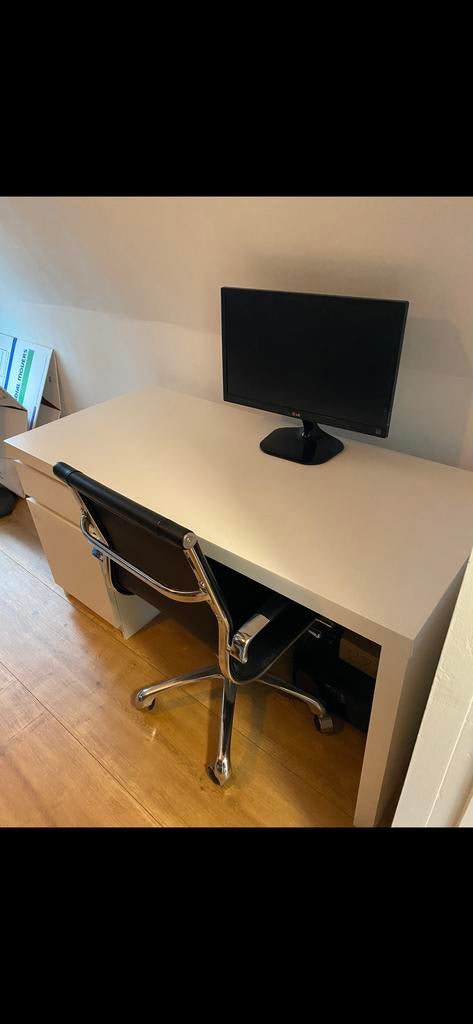 IKEA Malm Bureau - Wit, met lade en deurtje, Huis en Inrichting, Bureaus, Ophalen, Spaanplaat of MDF, Zo goed als nieuw, IKEA