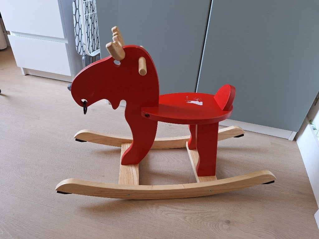 IKEA EKORRE rocking moose (rood/berkenhout), Ophalen, Zo goed als nieuw