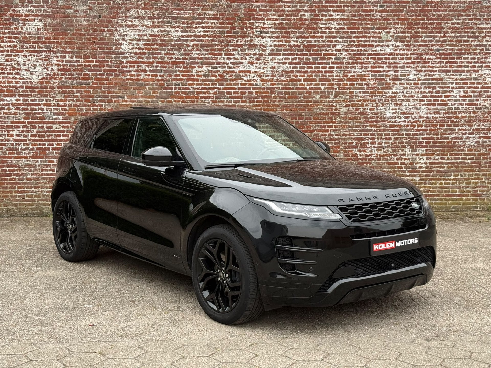 Land Rover Range Rover Evoque P300e AWD R-Dynamic HSE -PANO-, 309 pk, Zwart, Vierwielaandrijving, Hybride Elektrisch/Benzine