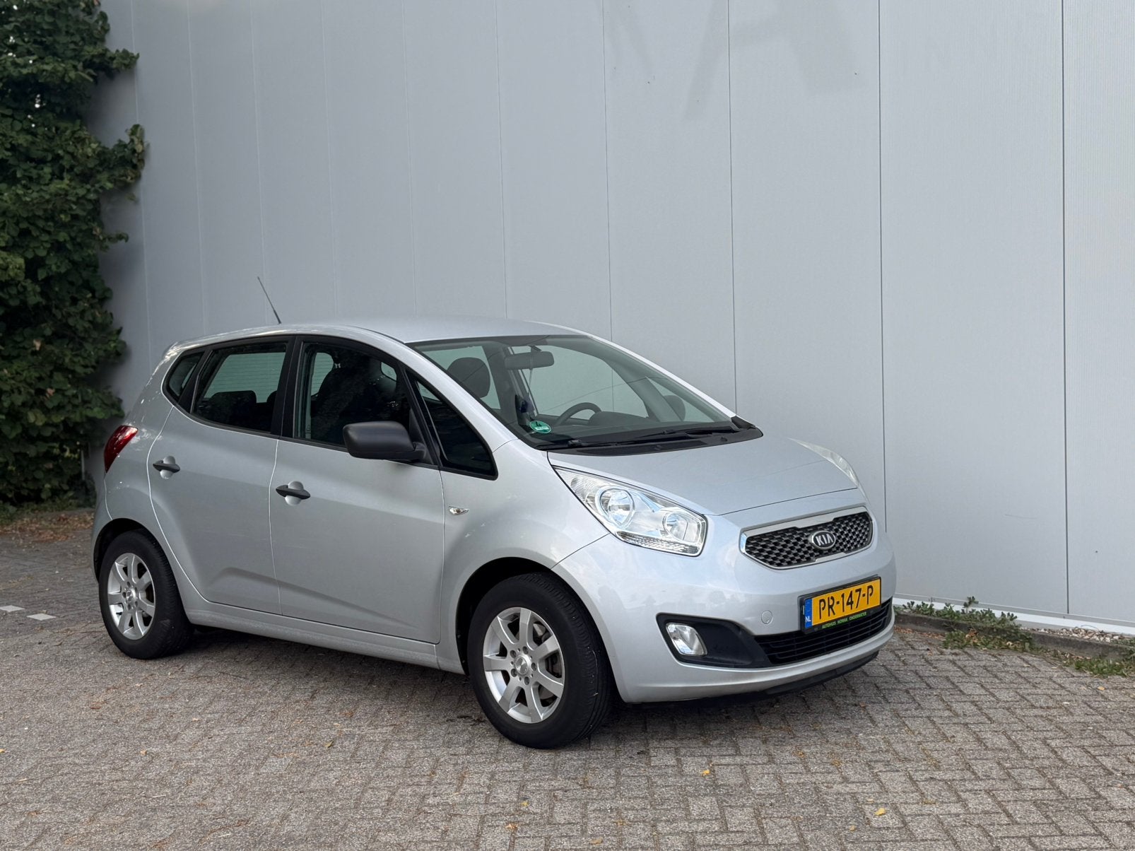 Kia Venga 1.4 Cvvt 2011 Grijs Airco, Auto's, Voorwielaandrijving, 4 cilinders, 1396 cc, 1153 kg