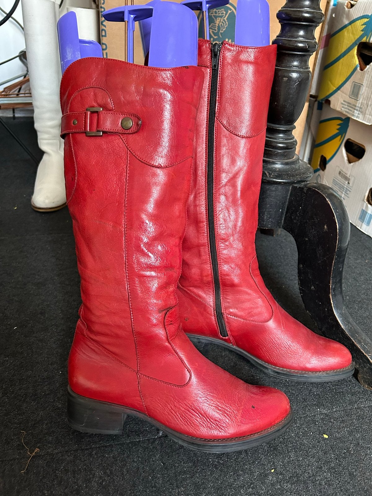 Rode laarzen met rits en gevoerde zijkant - Maat 39, Kleding | Dames, Schoenen, Ophalen of Verzenden, Gedragen, Rood, Hoge laarzen