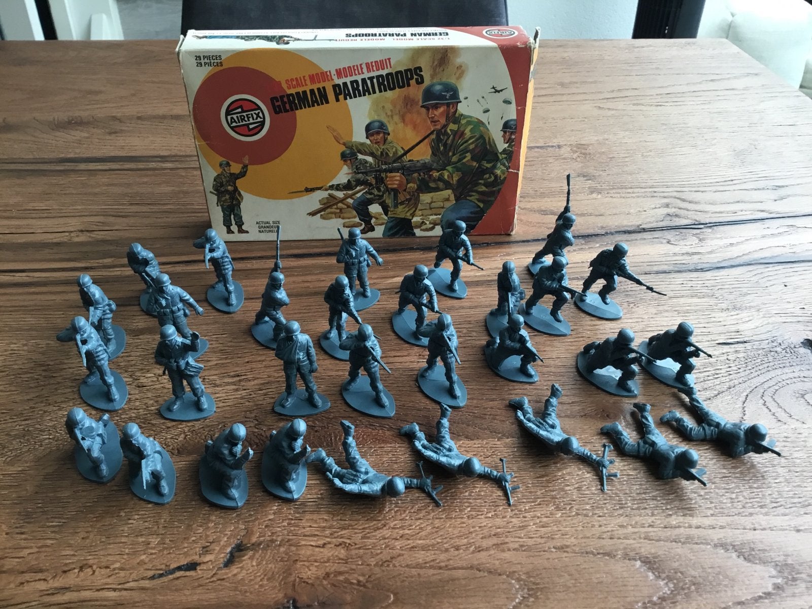 Airfix 51467-7 Duitse Paratroopers Schaal 1/32, Ophalen of Verzenden, Gebruikt, Groter dan 1:35, Figuur of Figuren