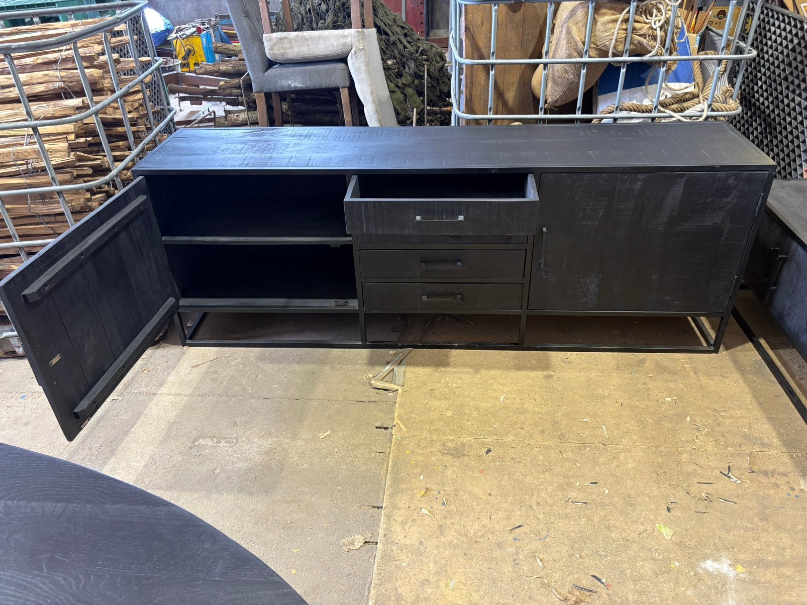 Dressoir Denver Black – 210 cm, Ophalen, Nieuw, 25 tot 50 cm, 200 cm of meer
