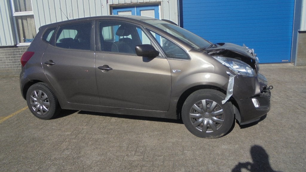alle carrosserie onderdelen voor Kia Venga-kleur: bruin D5, Ophalen of Verzenden, Voor, Kia, Deur